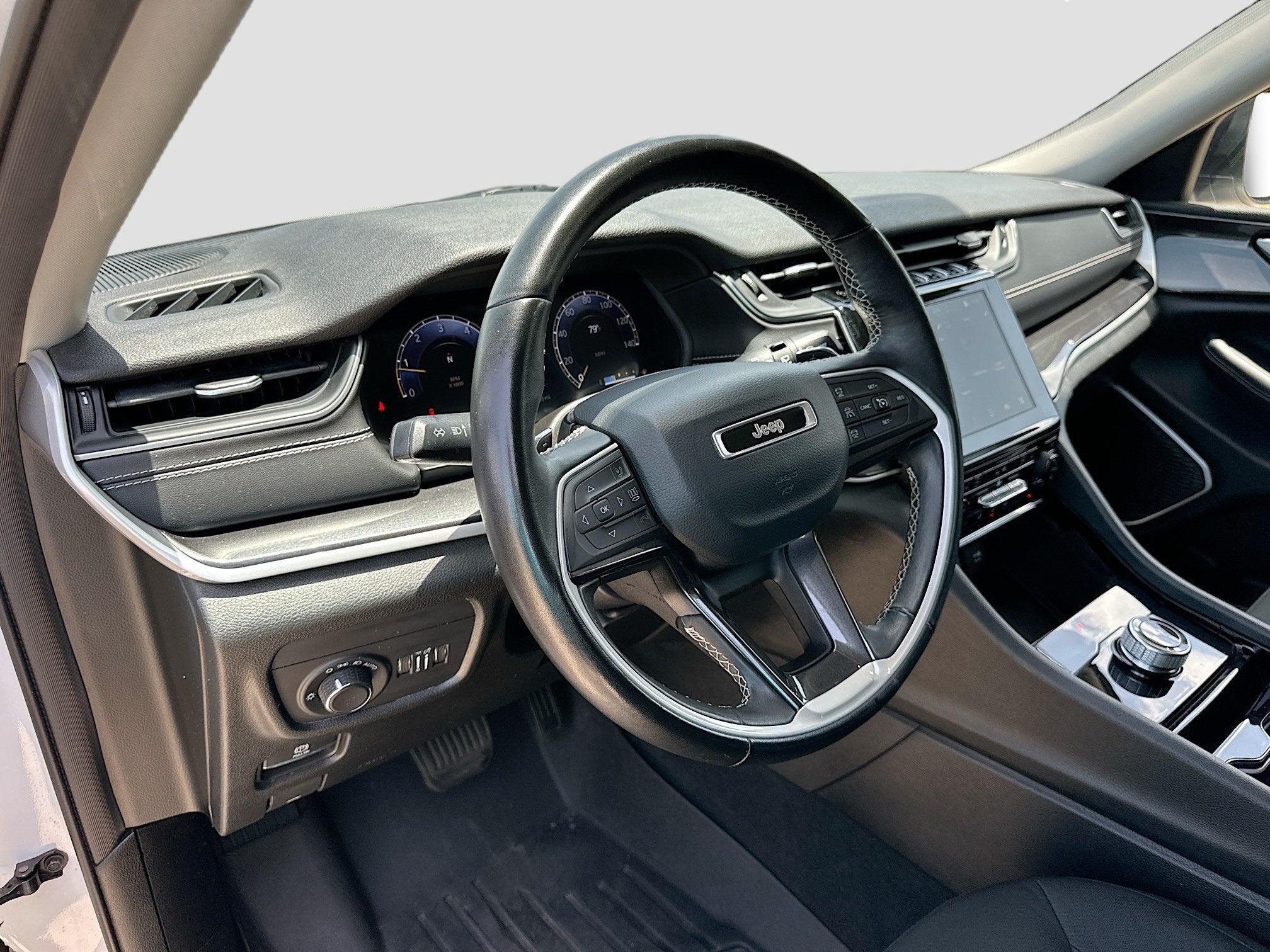 2022 Jeep Grand Cherokee L Laredo