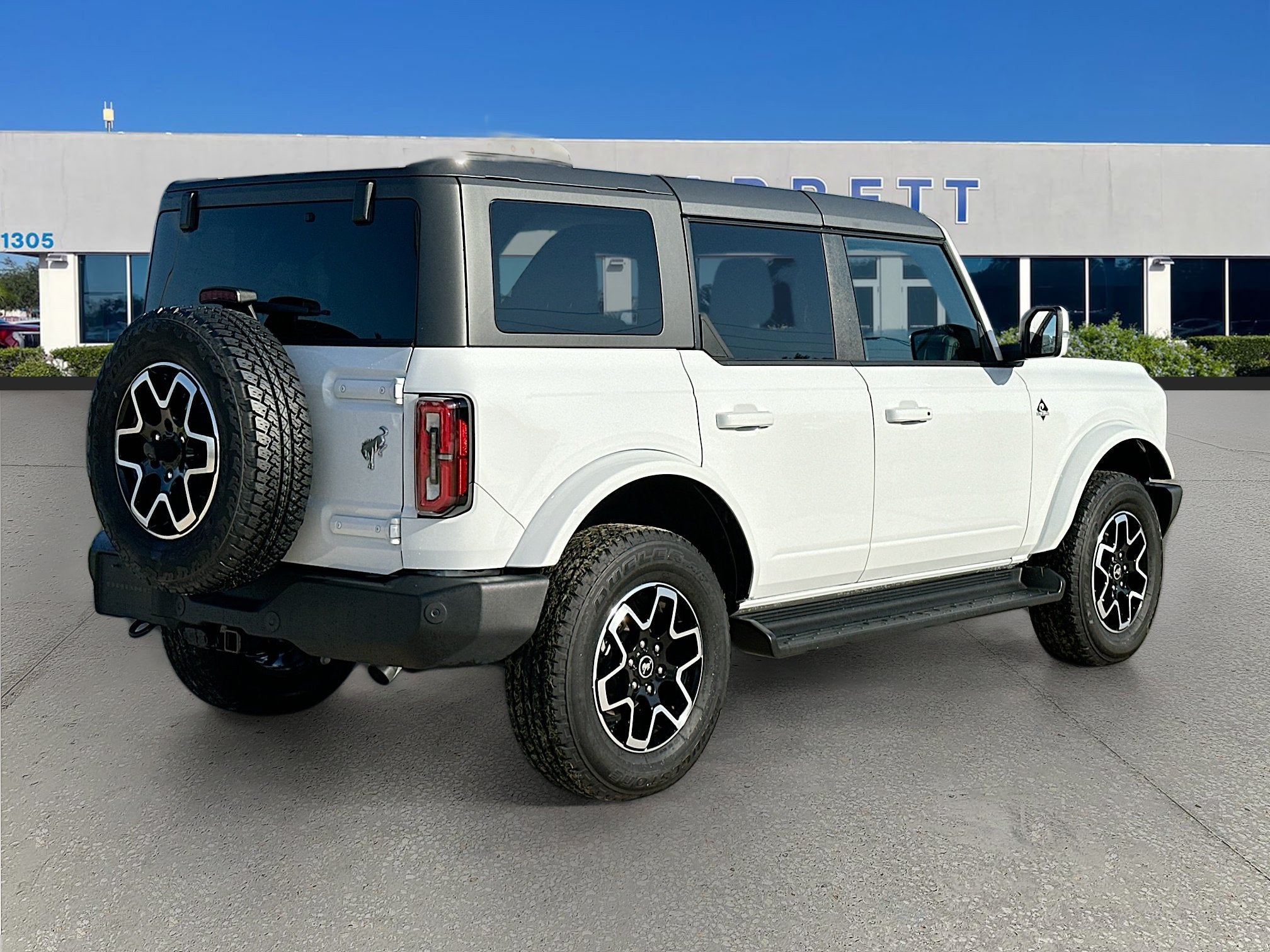 2025 Ford Bronco Outer Banks
