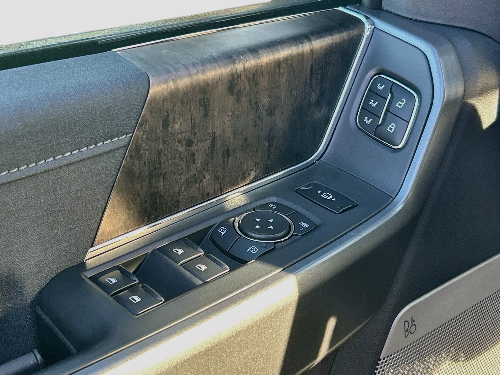 2027 Ford F-250SD F-250® Lariat®