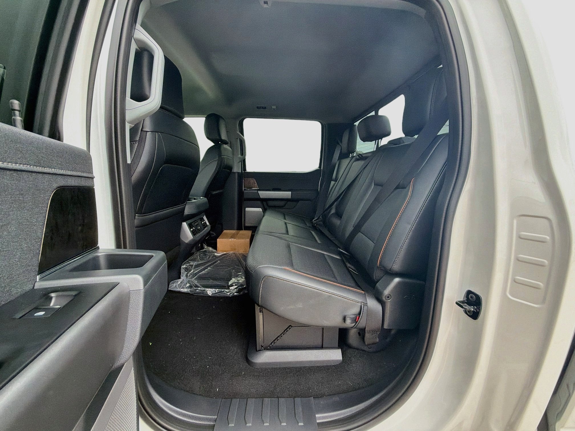 2027 Ford F-250SD F-250® Lariat®