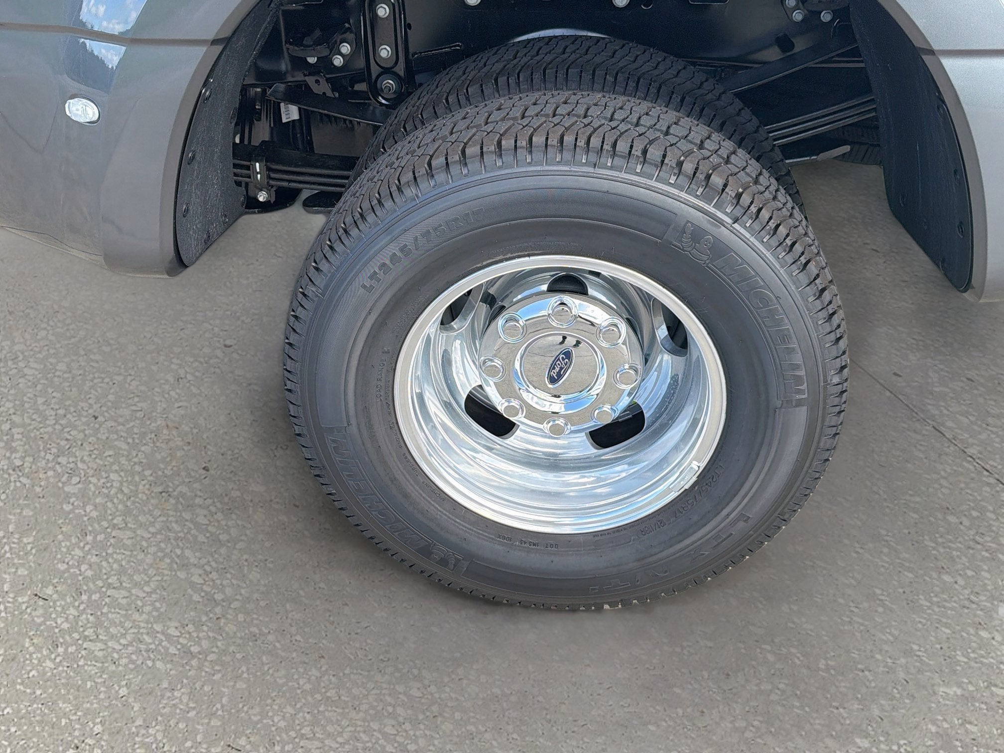 2027 Ford Super Duty F-350 DRW F-350® XL