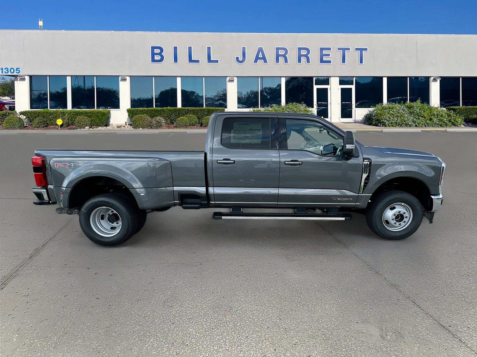 2026 Ford Super Duty F-350 DRW F-350® XLT