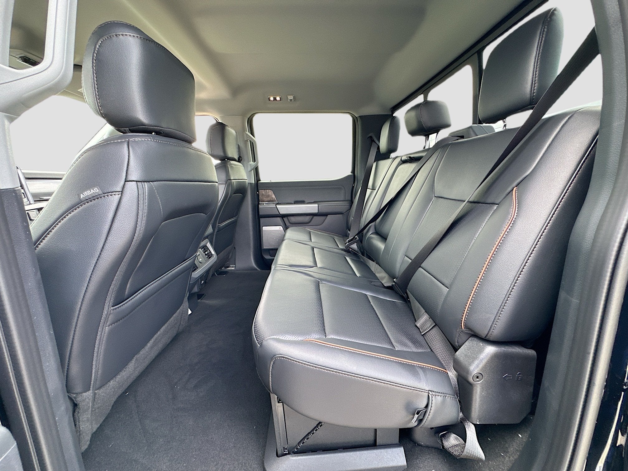 2026 Ford Super Duty F-350 DRW F-350® Lariat®