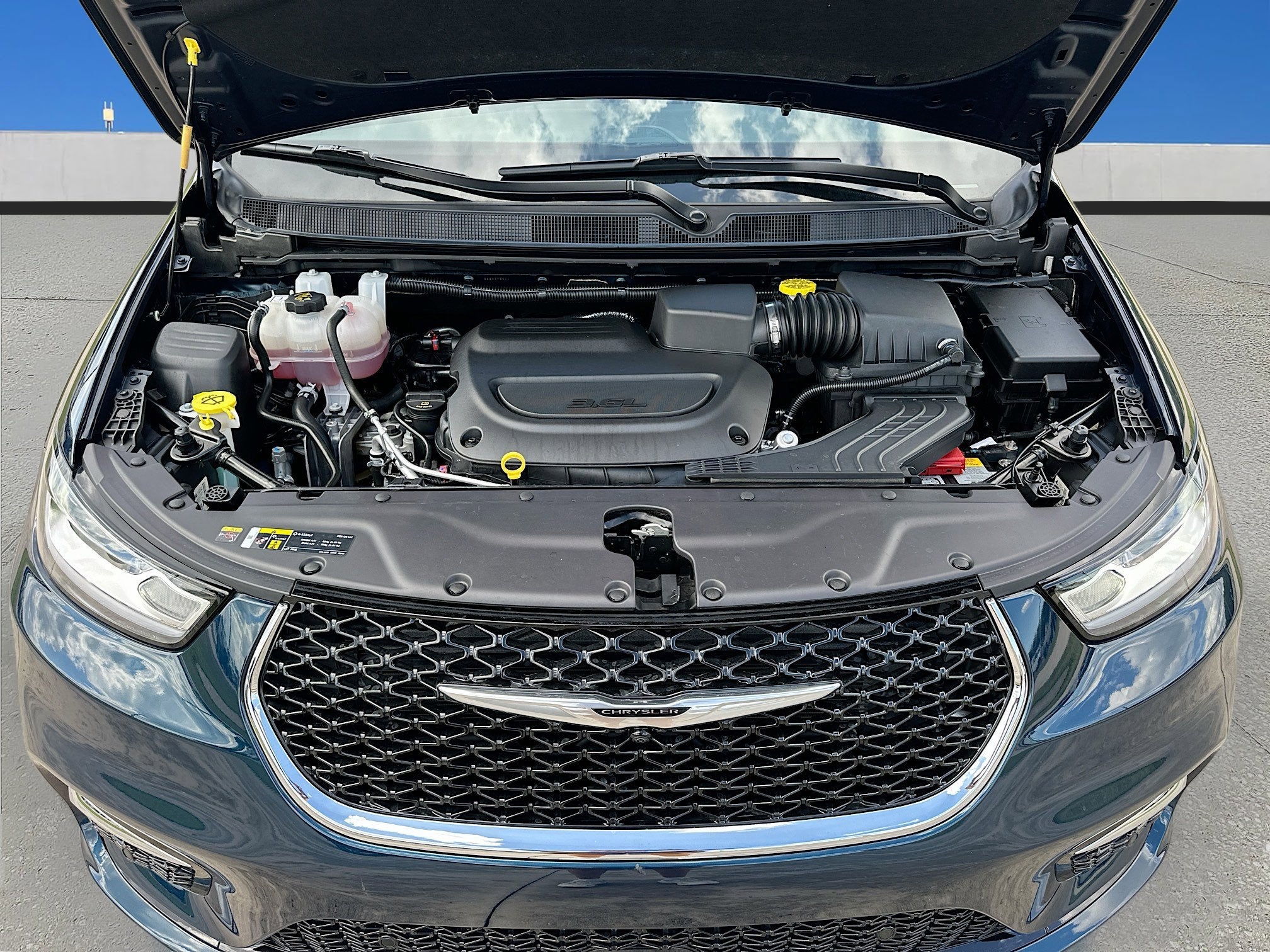 2025 Chrysler Pacifica Select