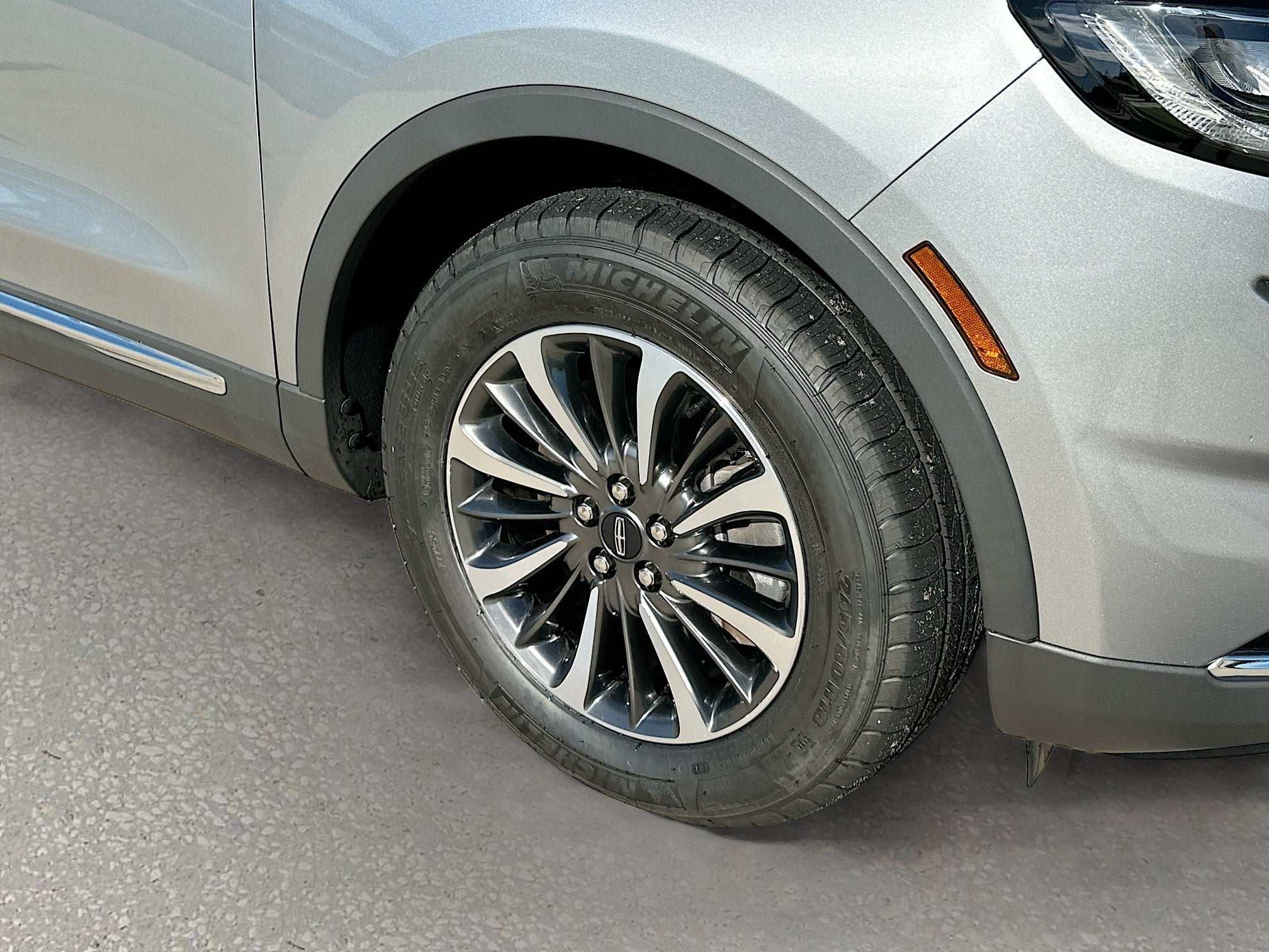 2023 Lincoln Nautilus Standard