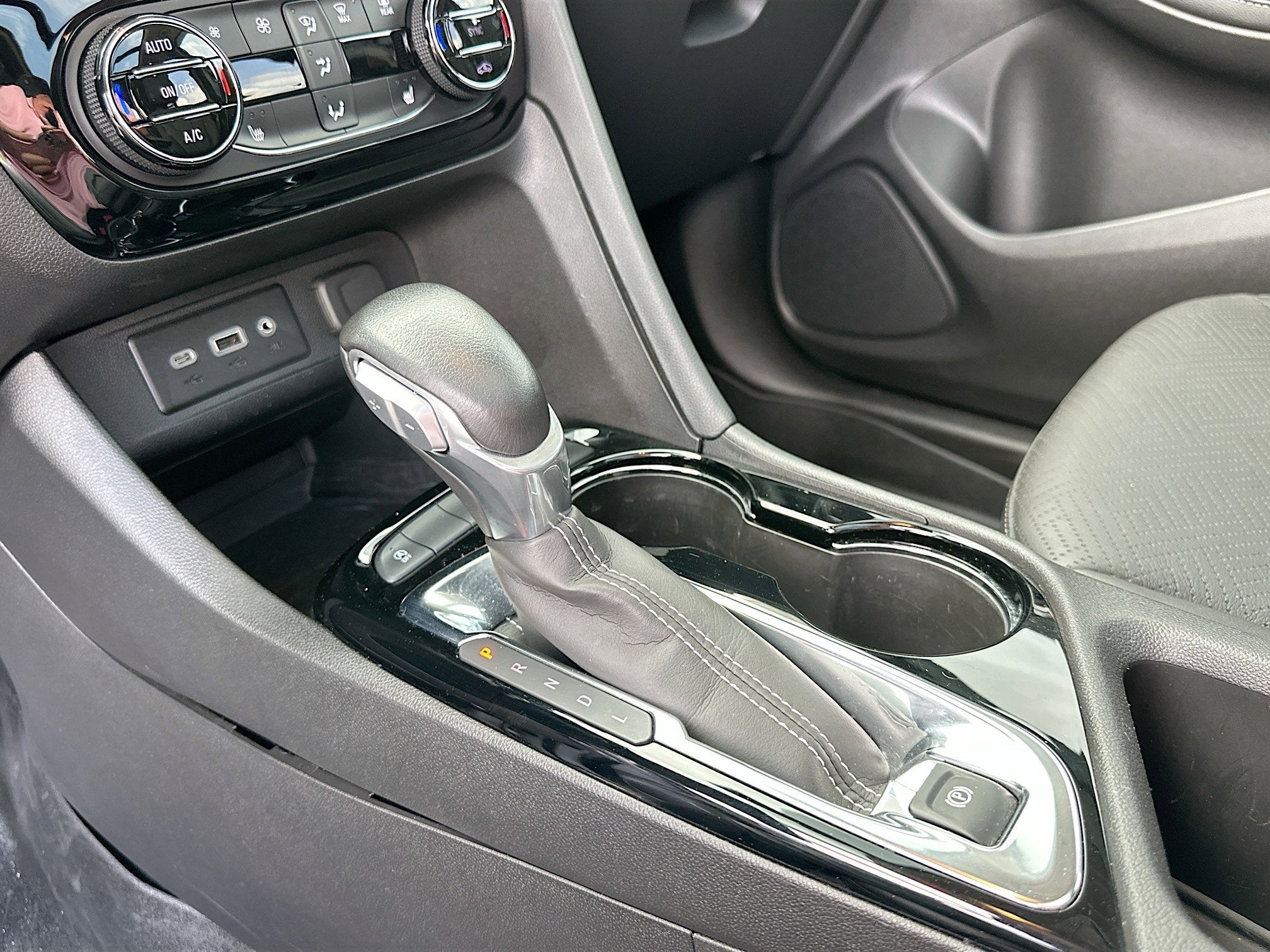 2023 Buick Encore GX Essence