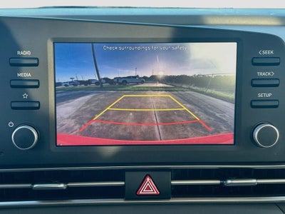 2023 Hyundai Elantra SE