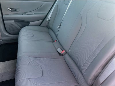 2023 Hyundai Elantra SE