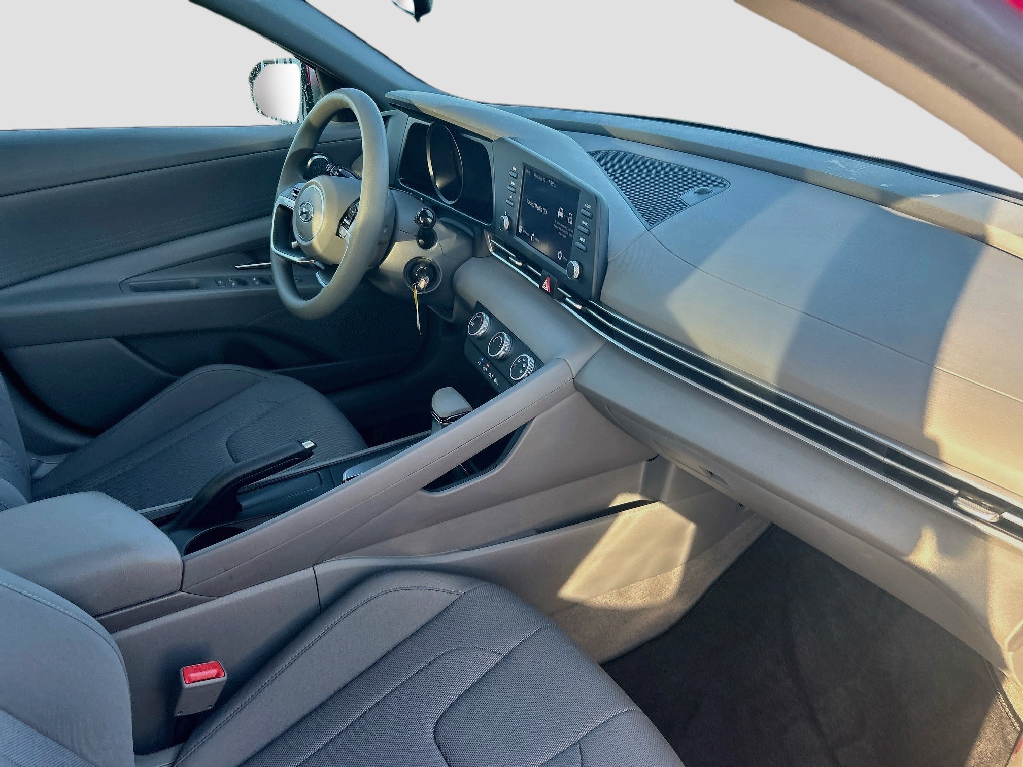 2023 Hyundai Elantra SE