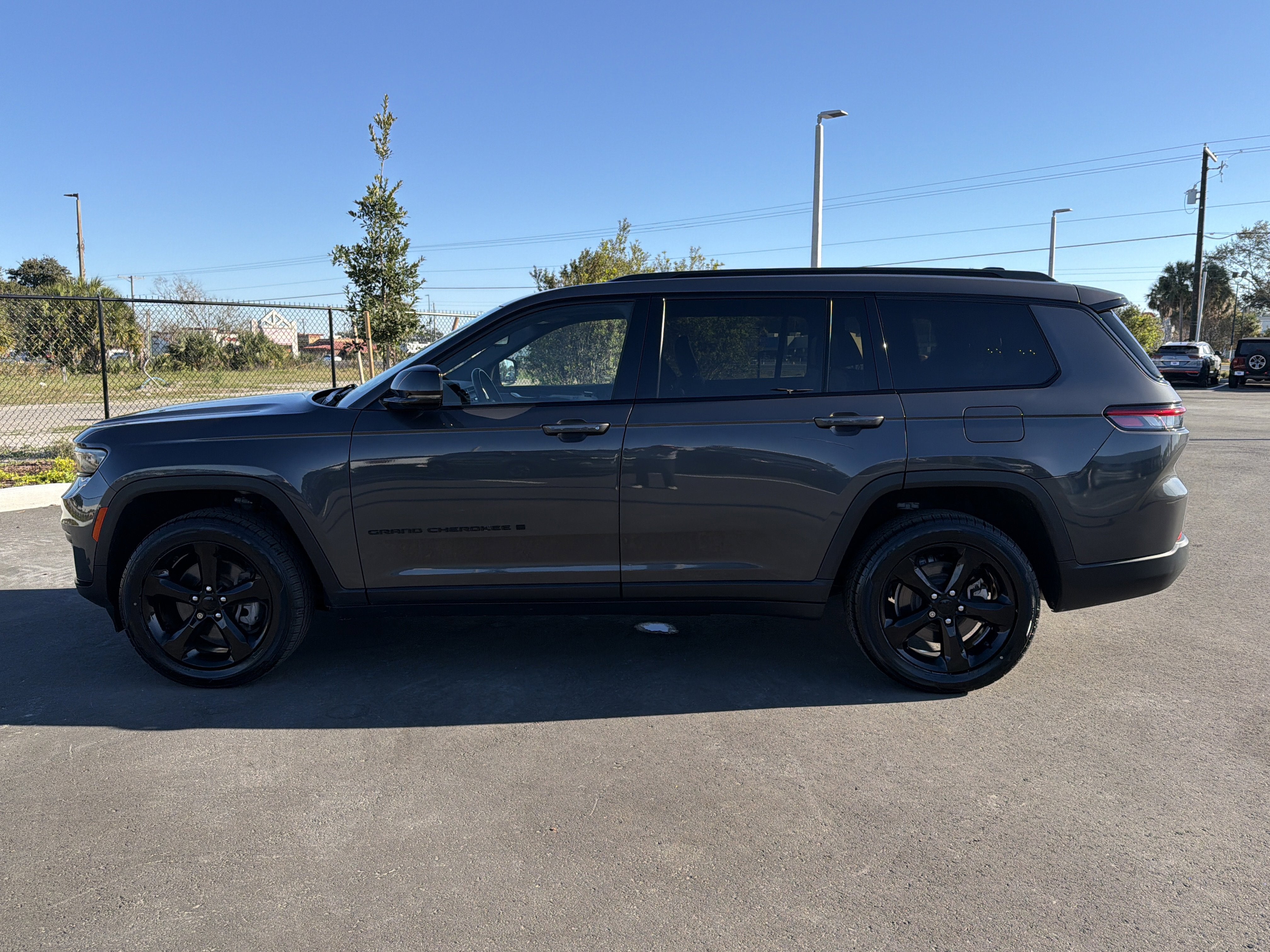 2022 Jeep Grand Cherokee L Altitude