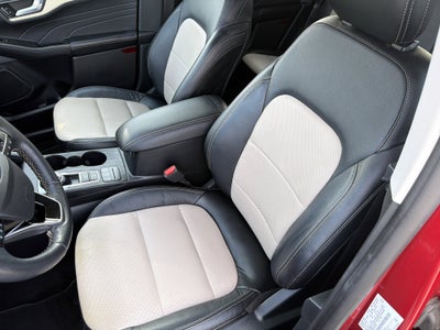 2022 Ford Escape Hybrid Titanium