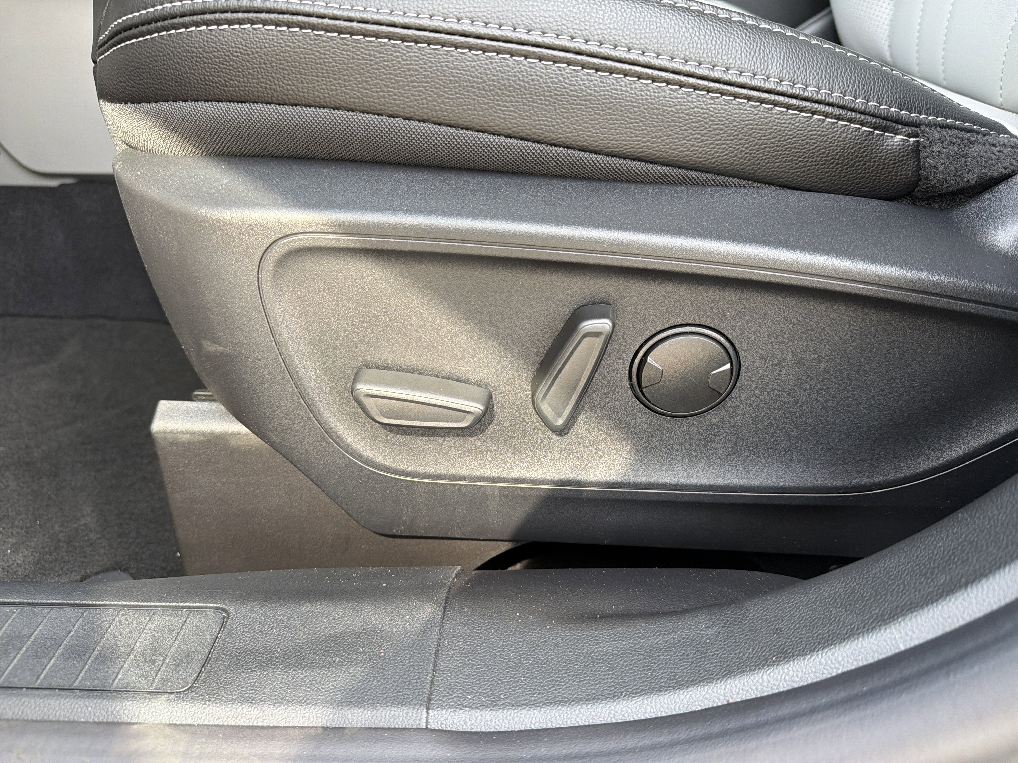 2026 Ford Escape Platinum