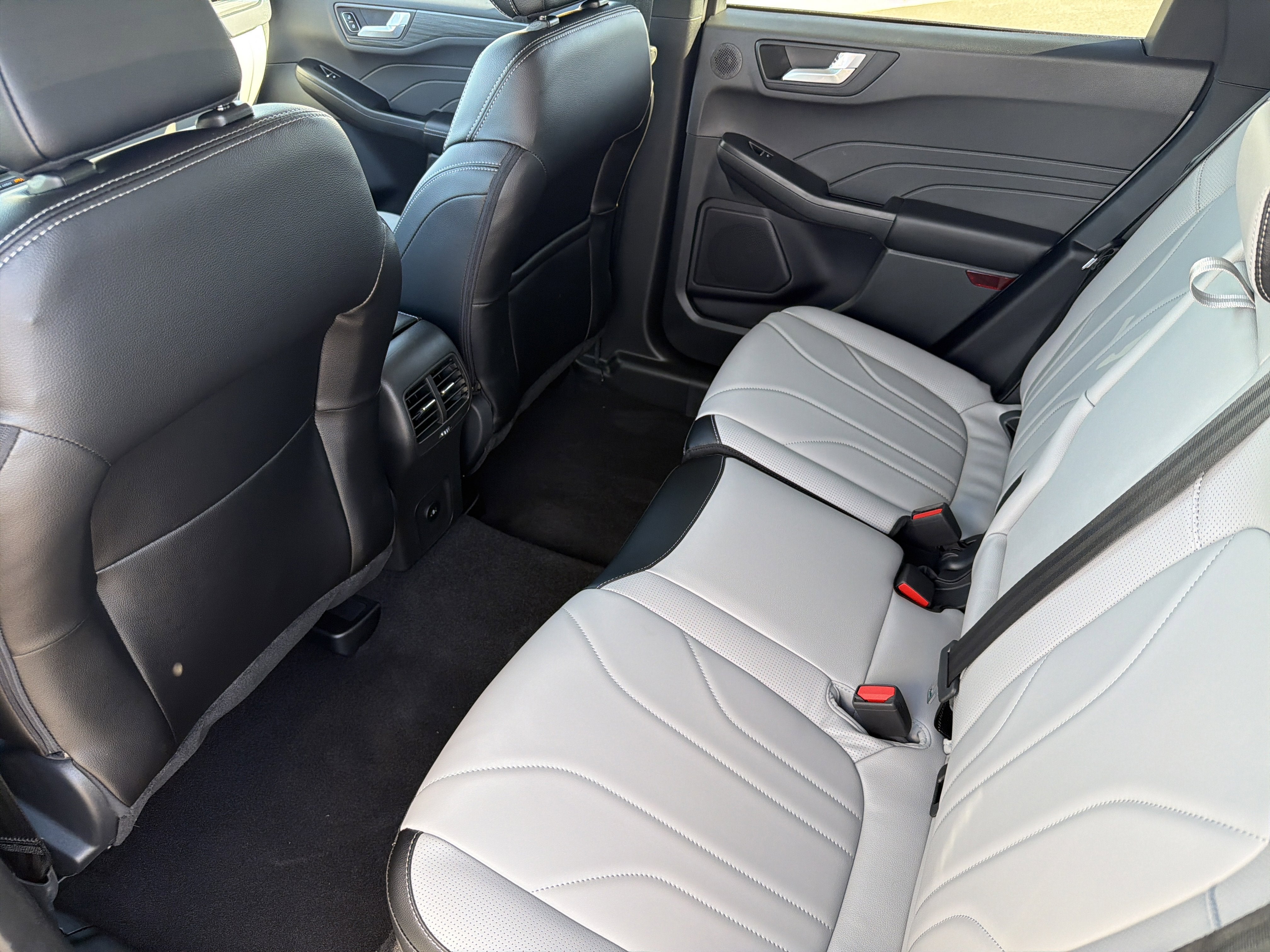 2026 Ford Escape Hybrid Platinum