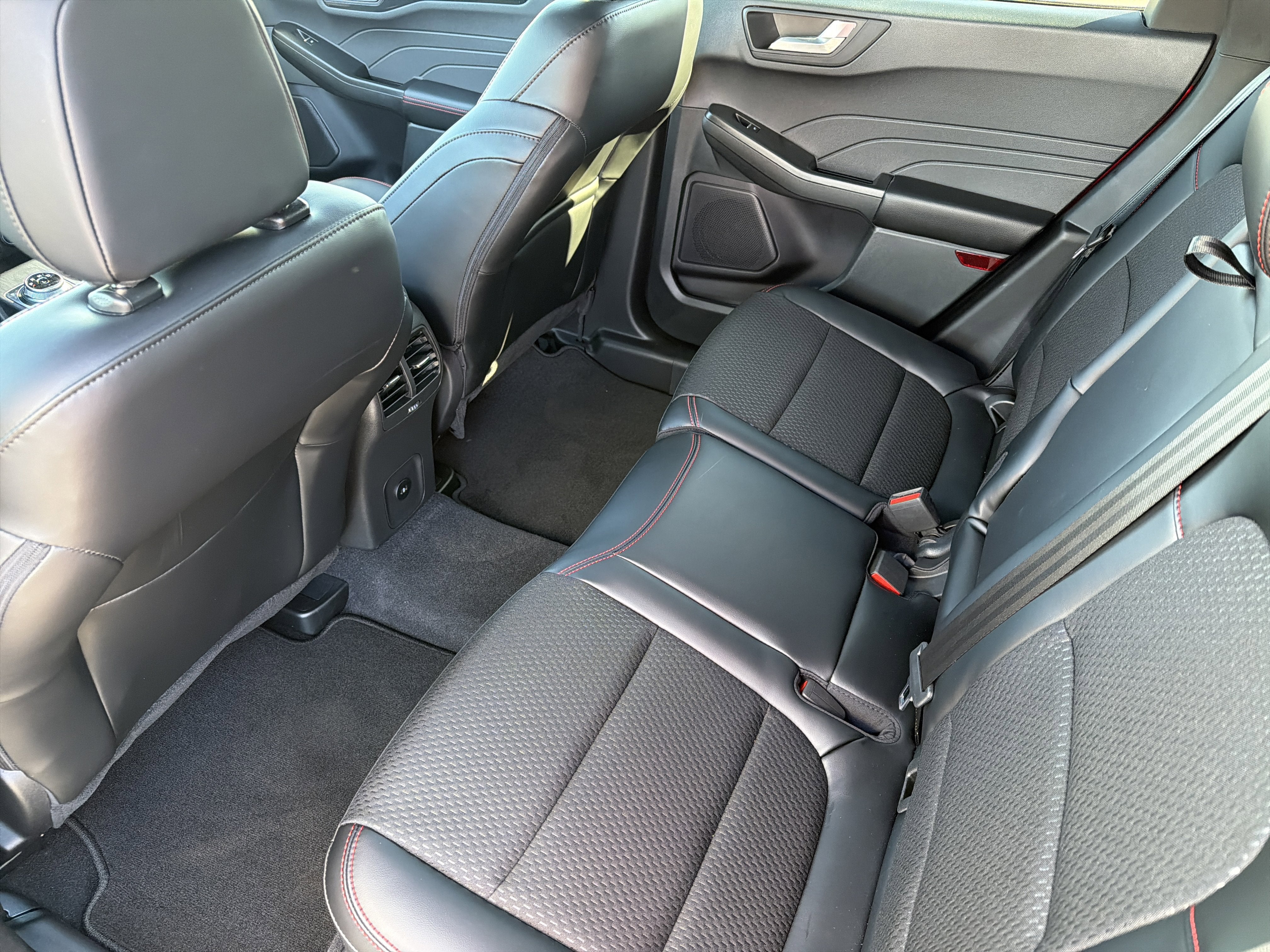 2026 Ford Escape Hybrid ST-Line Select