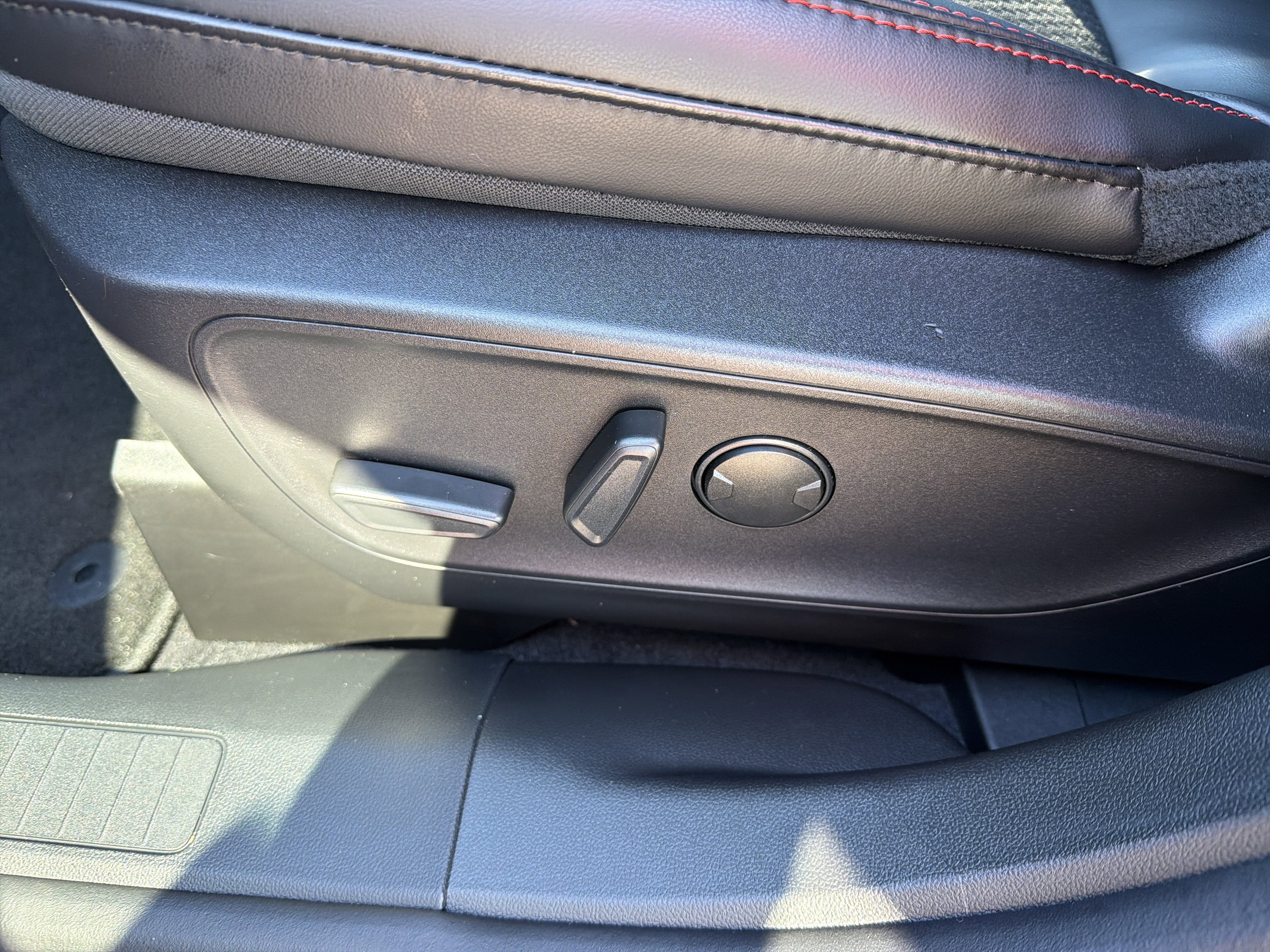 2026 Ford Escape Hybrid ST-Line Select