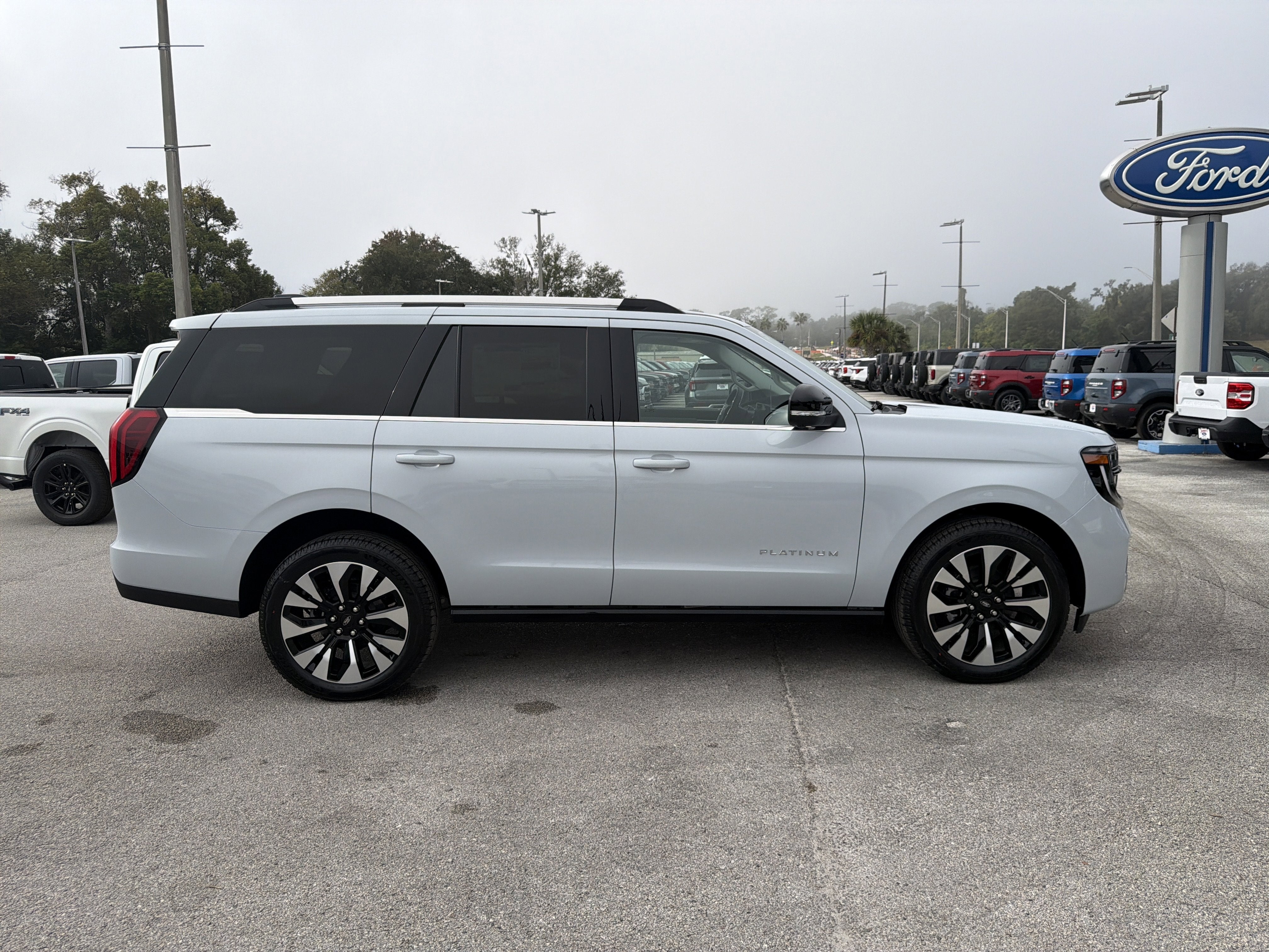 2025 Ford Expedition Platinum