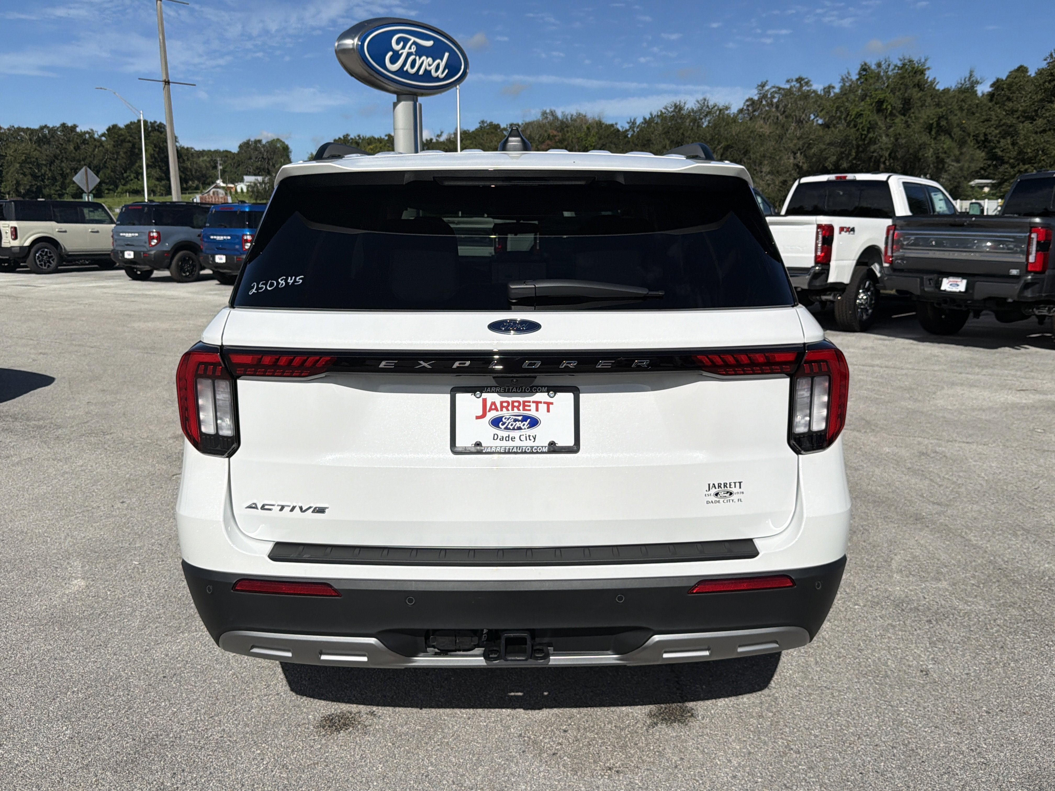 2025 Ford Explorer Active