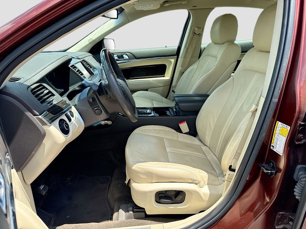 2015 Lincoln MKS Base