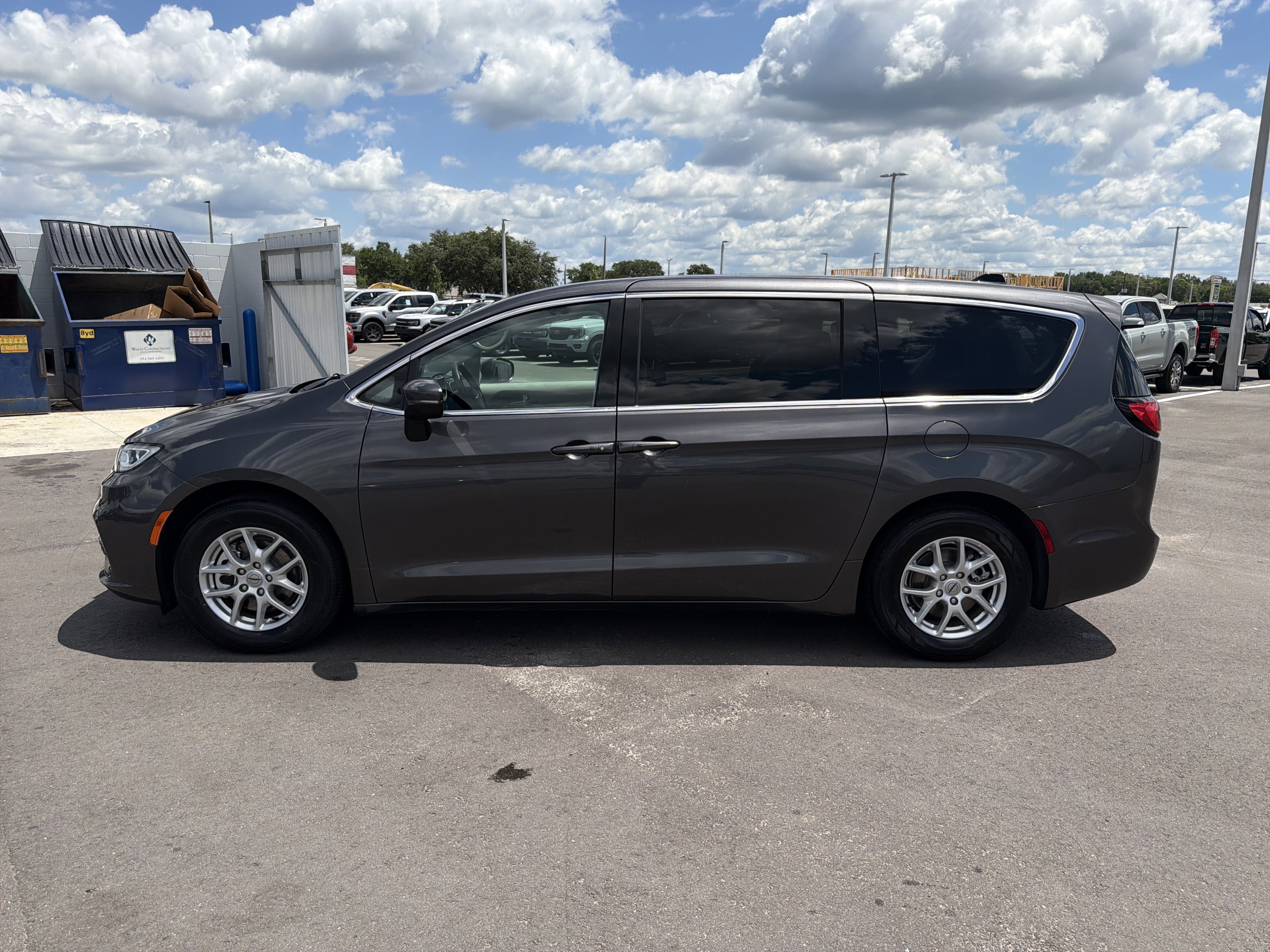 2023 Chrysler Pacifica Touring L