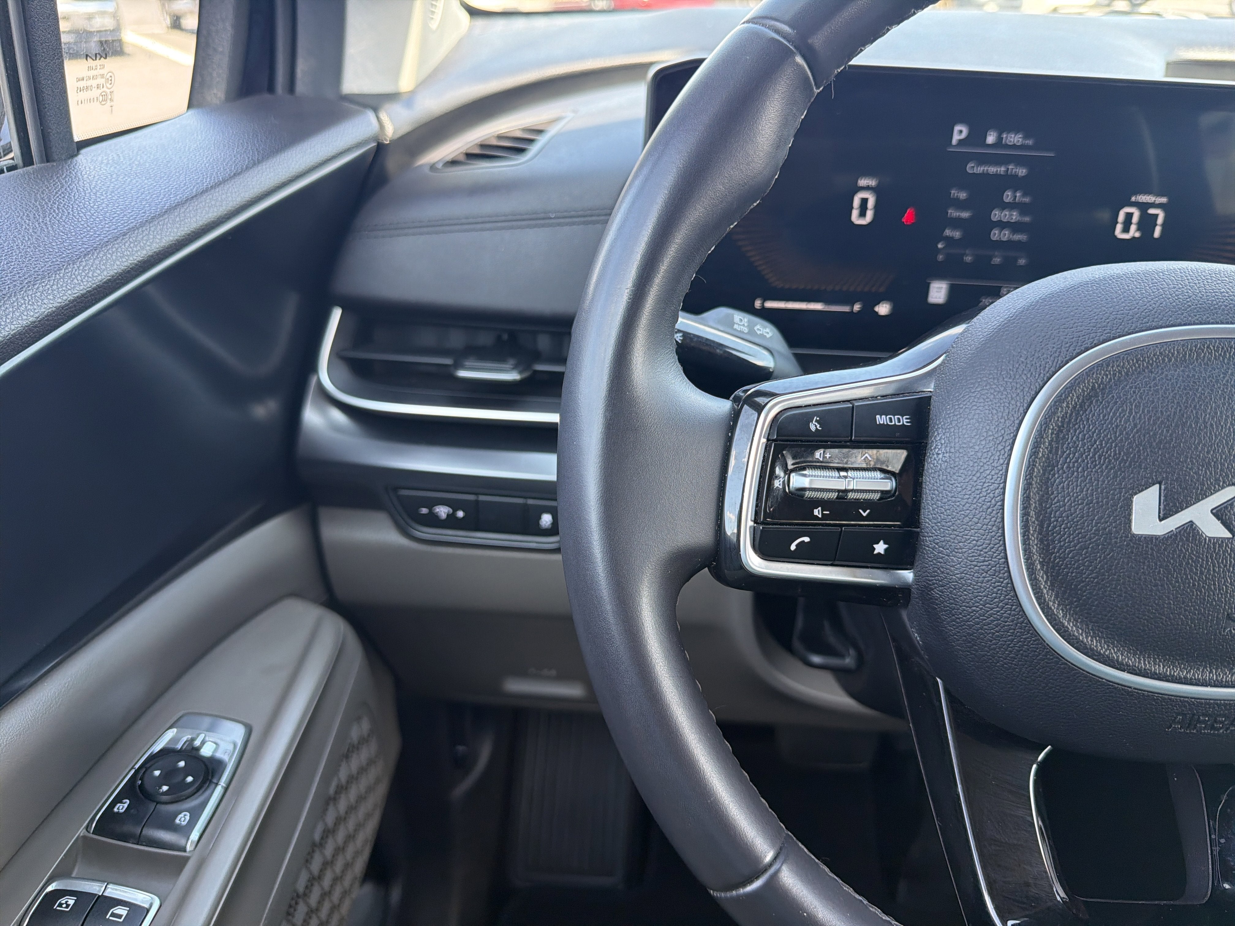 2025 Kia Carnival LXS