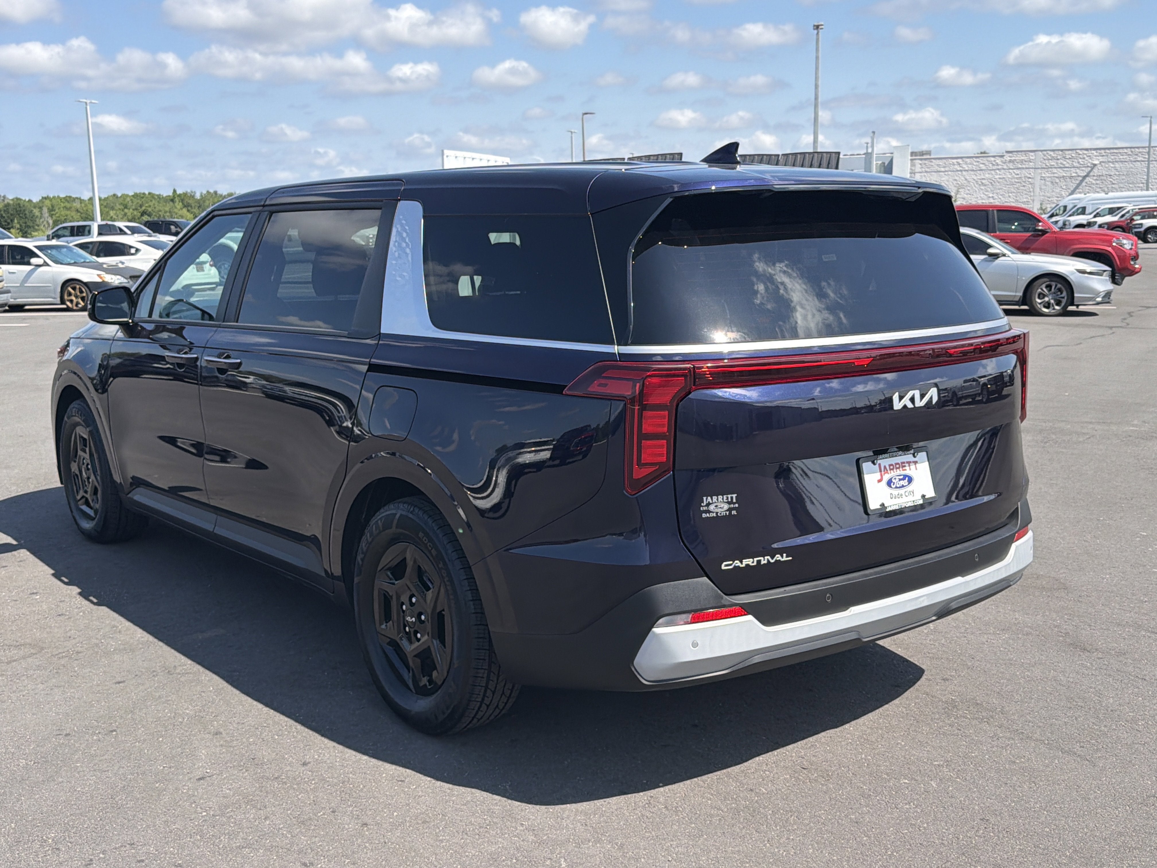 2025 Kia Carnival LXS
