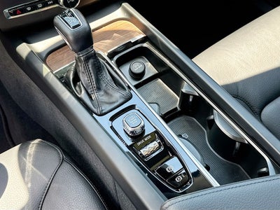 2021 Volvo XC60 T5 Momentum