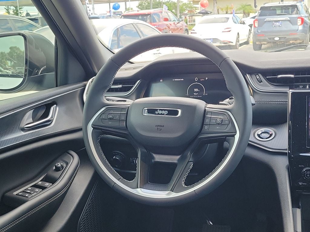 2025 Jeep Grand Cherokee Laredo
