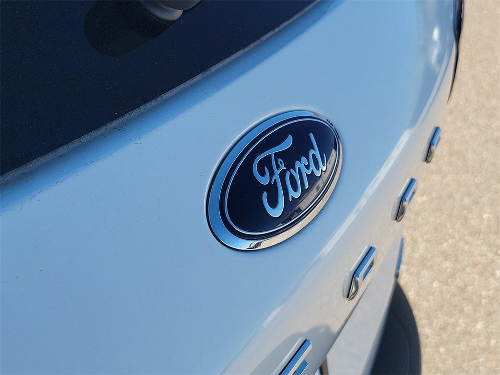 2022 Ford Escape Hybrid Titanium