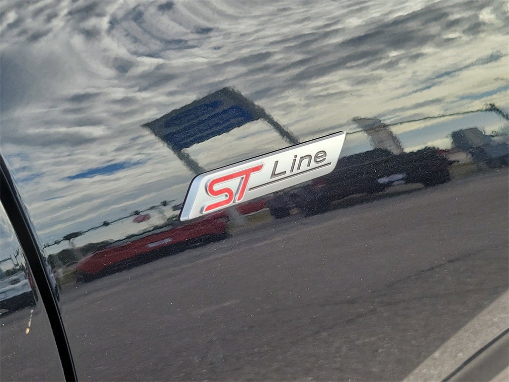 2023 Ford Escape ST-Line Elite