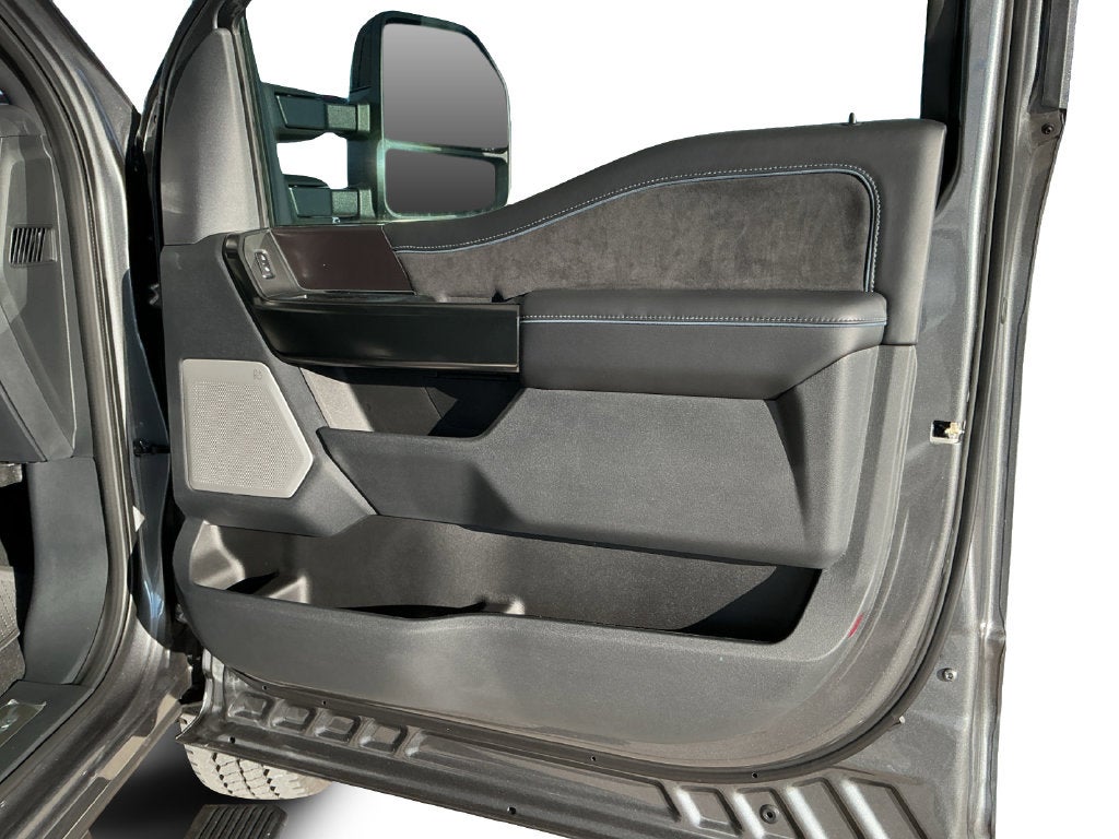 2027 Ford F-350SD Platinum
