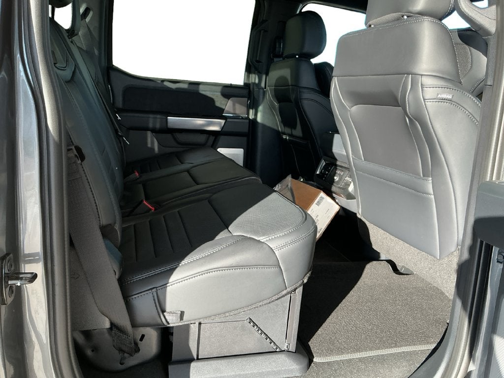 2027 Ford F-350SD Platinum