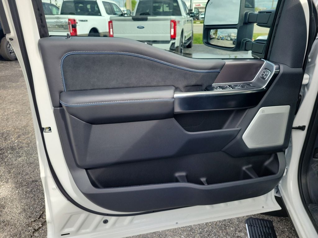 2026 Ford F-350SD Platinum DRW