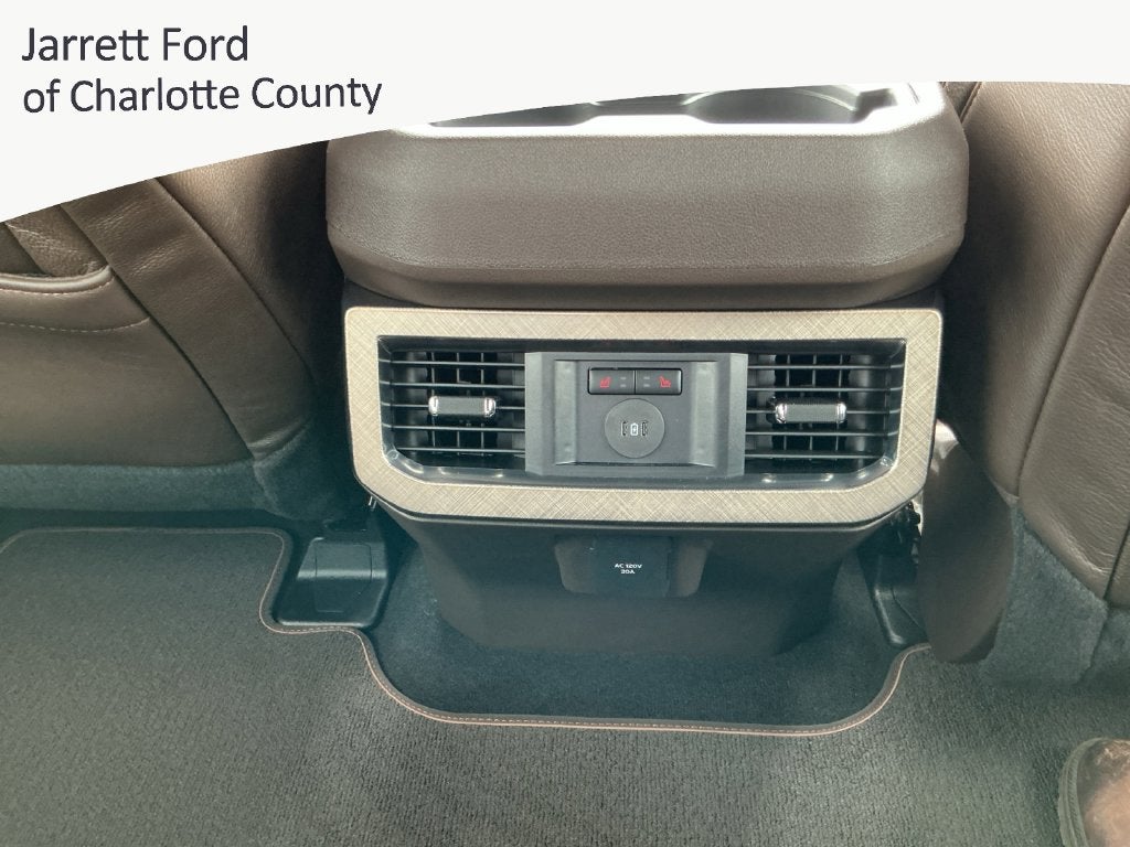 2027 Ford F-350SD King Ranch DRW