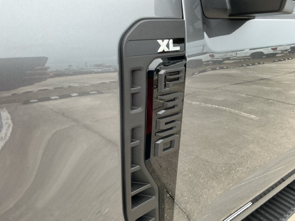 2027 Ford F-350SD XL DRW