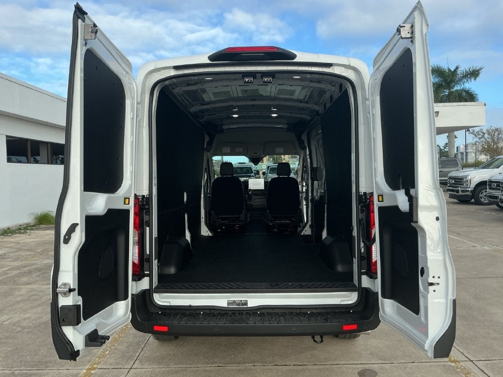 2027 Ford Transit-250 Base