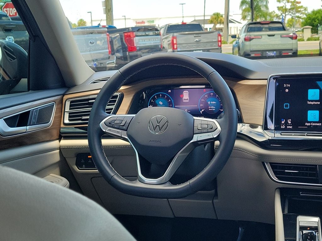 2024 Volkswagen Atlas 2.0T SE w/Technology