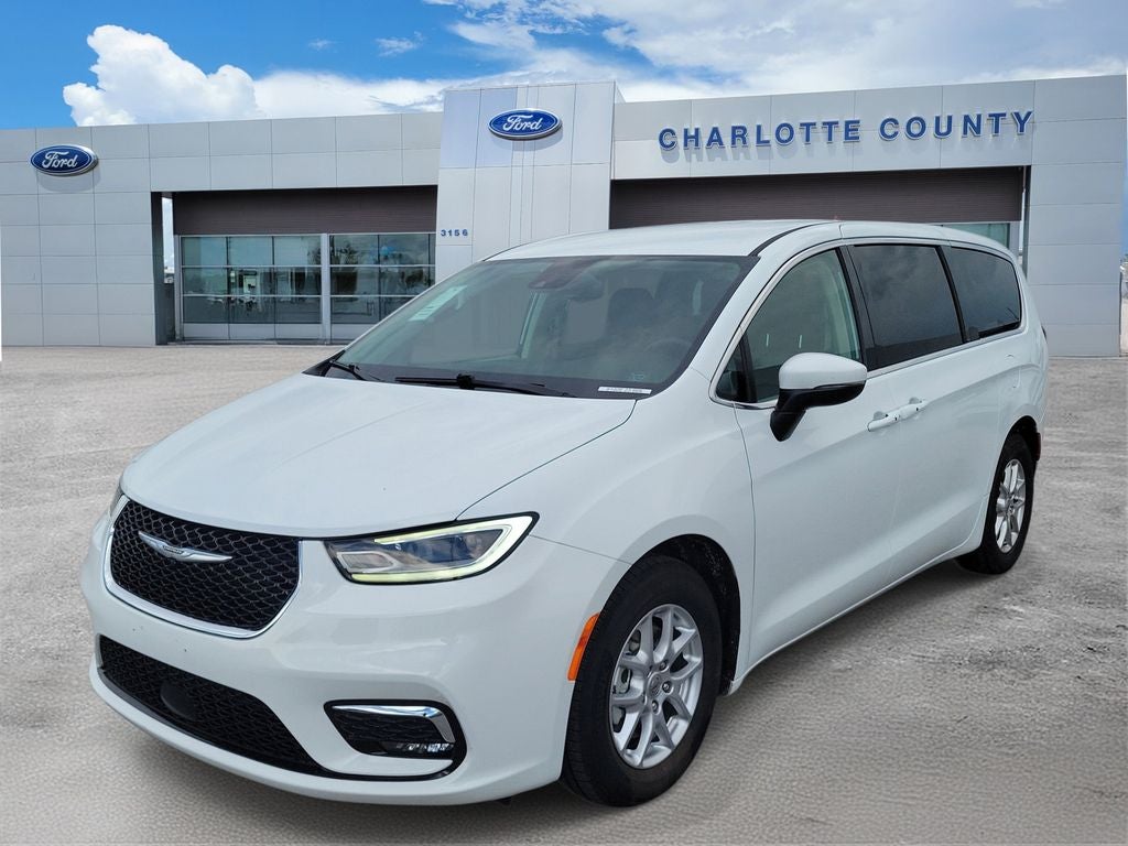 2023 Chrysler Pacifica Touring L