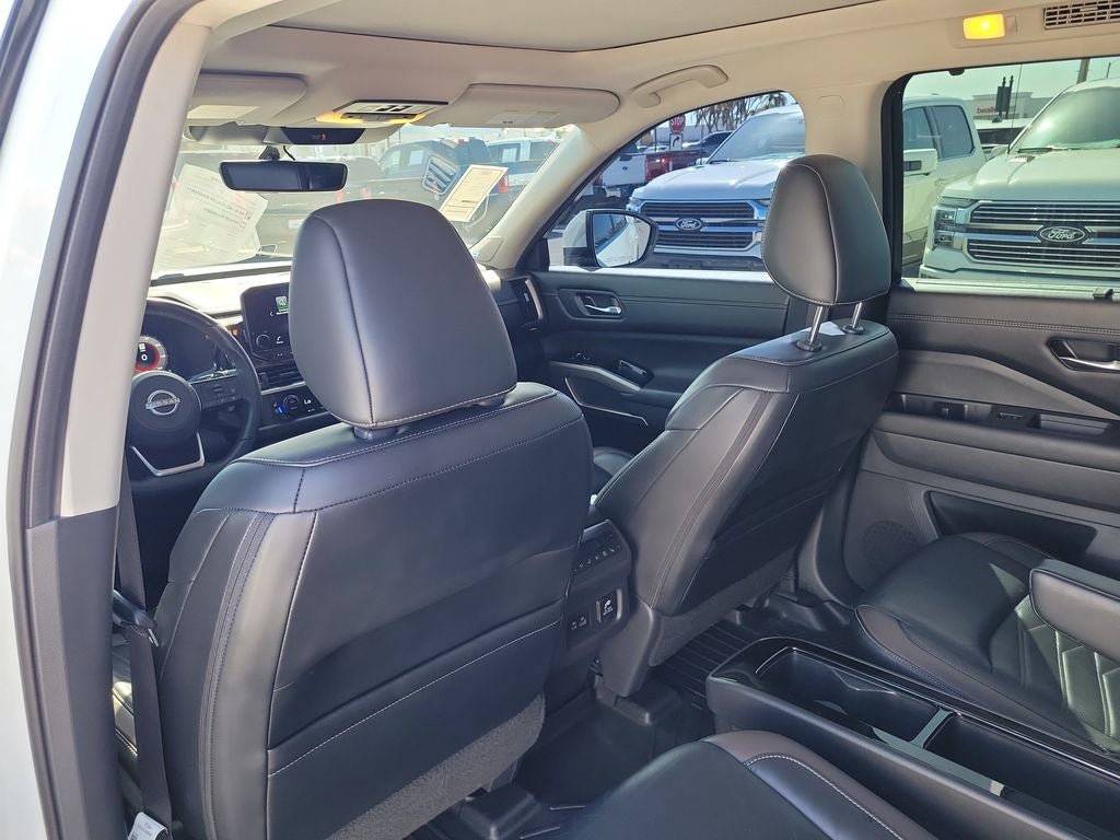 2023 Nissan Pathfinder Platinum