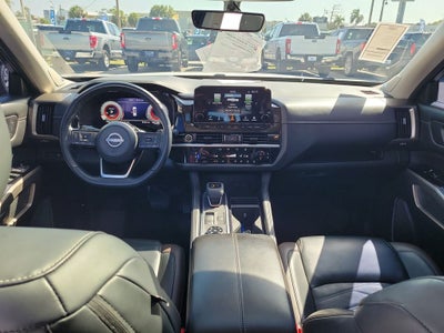 2023 Nissan Pathfinder Platinum