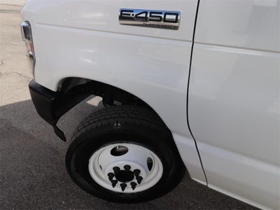 2022 Ford E-450SD Base