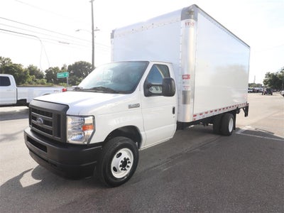2022 Ford E-450SD Base
