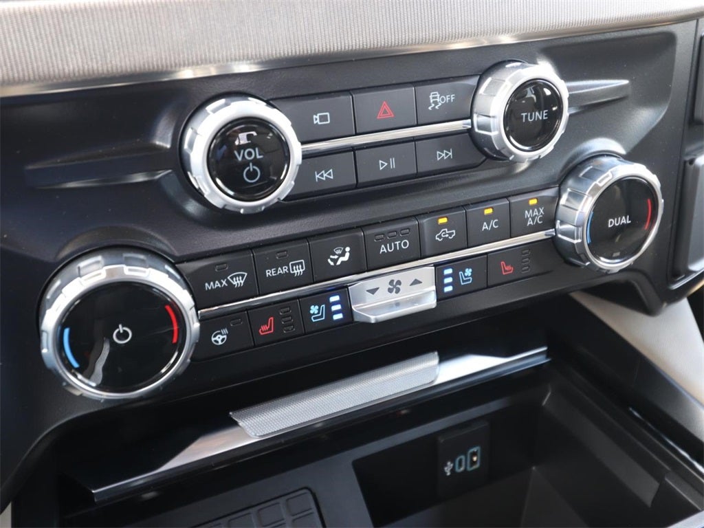 2025 Ford F-350SD Platinum