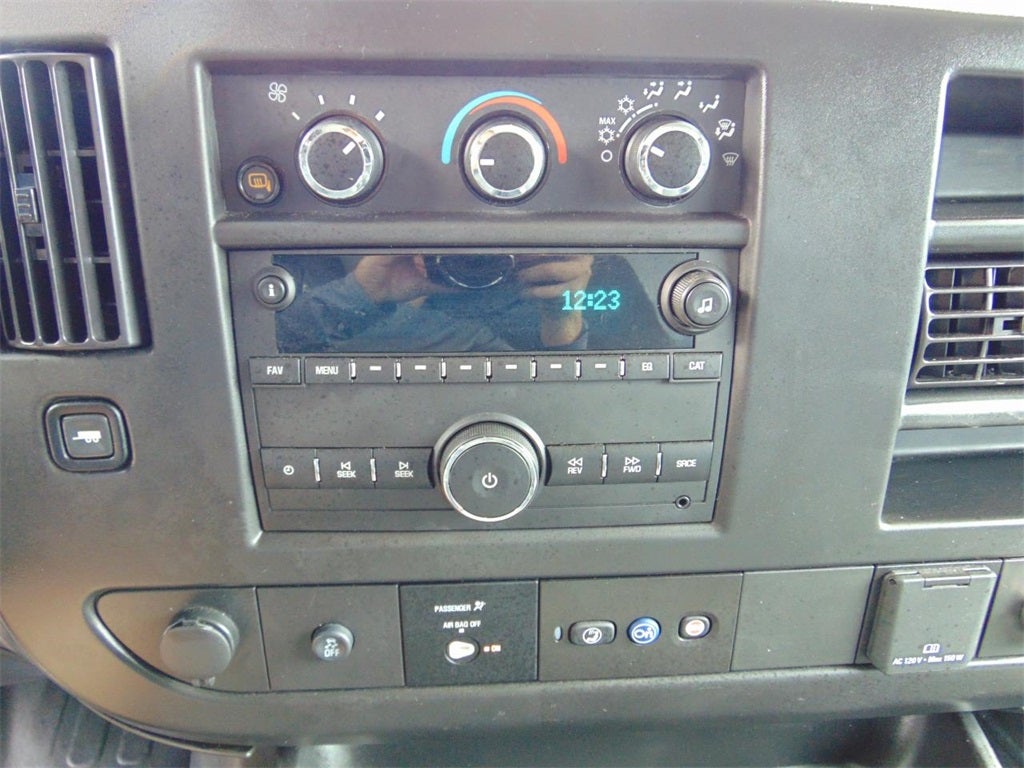 2023 GMC Savana 3500 Work Van