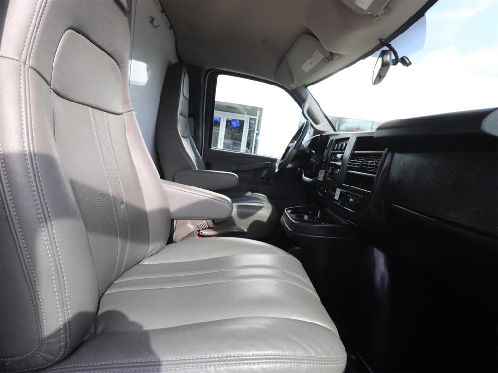 2022 GMC Savana 3500 Work Van