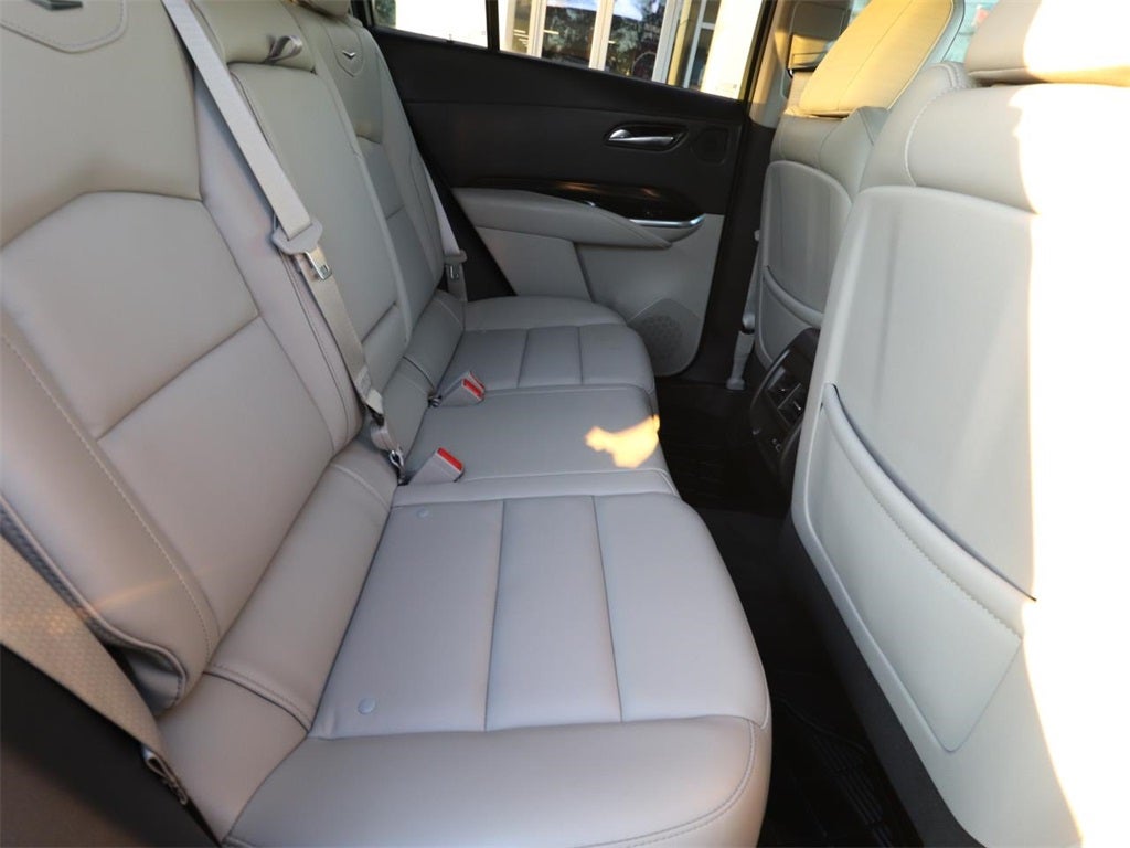 2022 Cadillac XT4 Premium Luxury