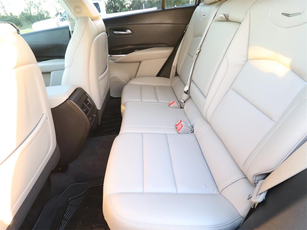 2022 Cadillac XT4 Premium Luxury