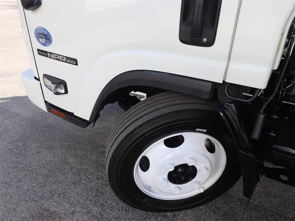 2022 Isuzu NPR Base