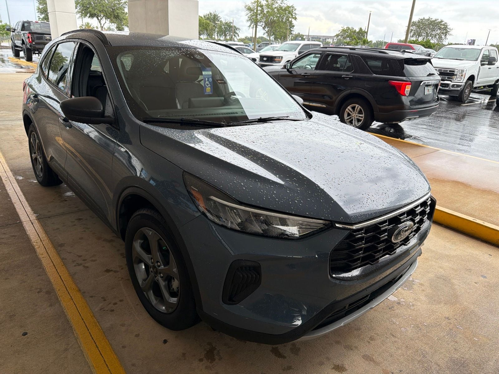 2025 Ford Escape Hybrid ST-Line