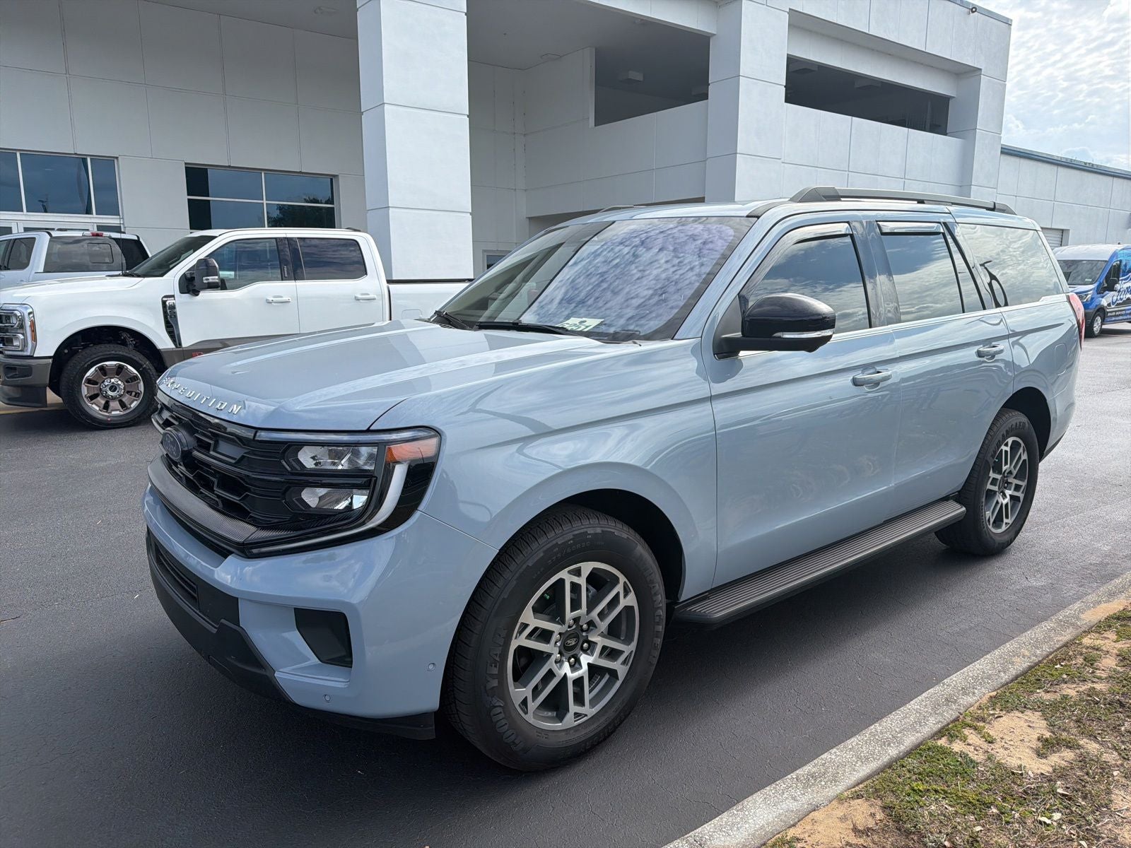 2025 Ford Expedition Active