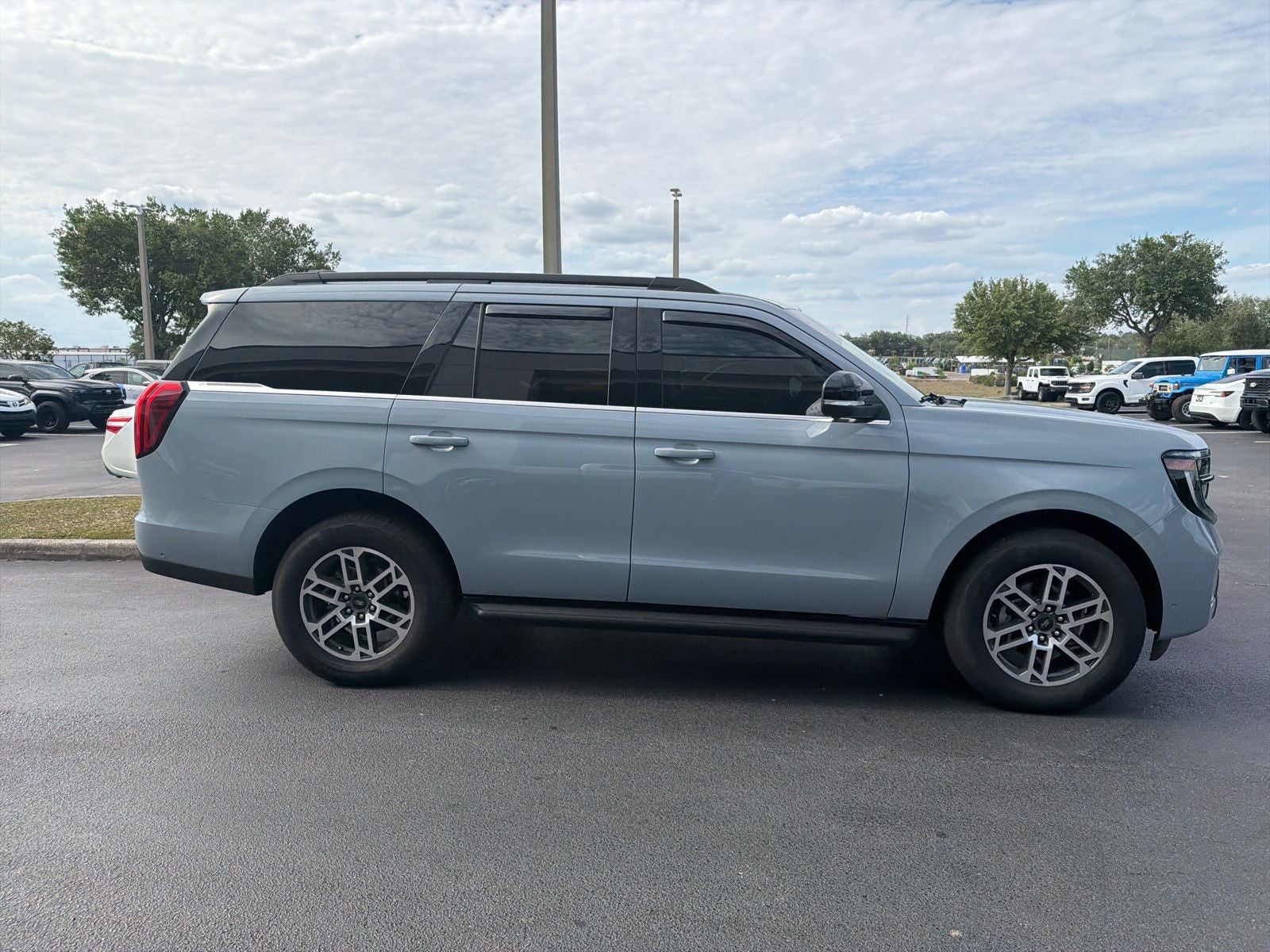2025 Ford Expedition Active